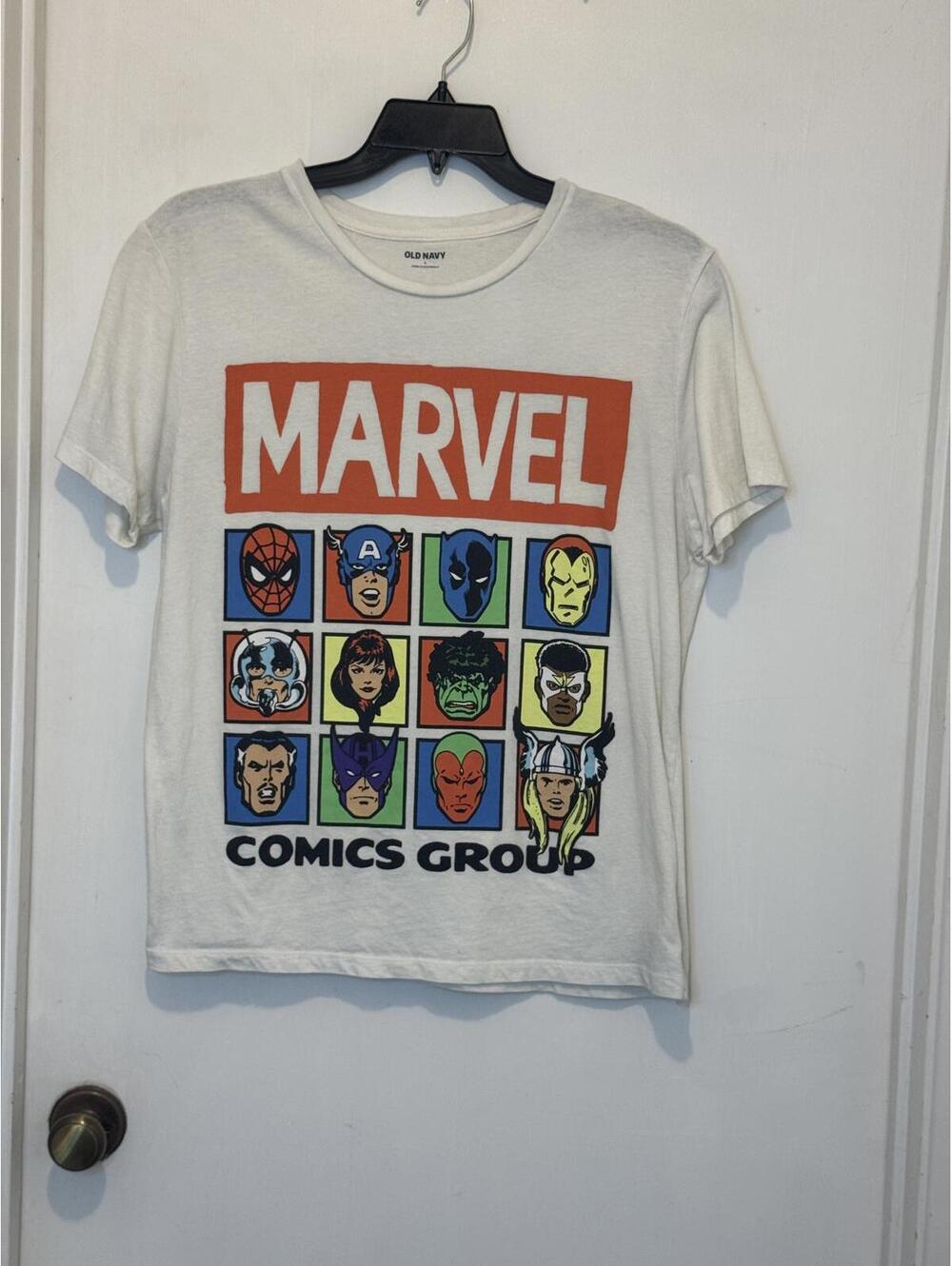 Old Navy Marvel Comics Group Graphic T-Shirt Large